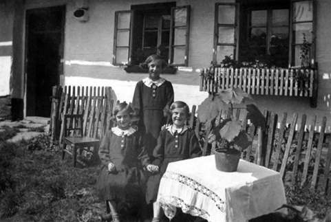 Die Schwestern 1938